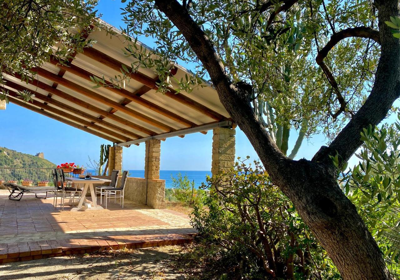 Villa Lo Scoglio 阿谢亚 外观 照片
