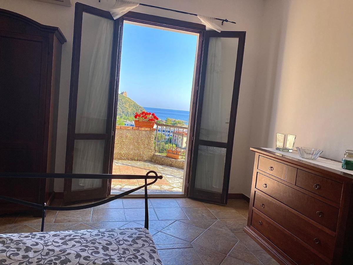 Villa Lo Scoglio 阿谢亚 外观 照片