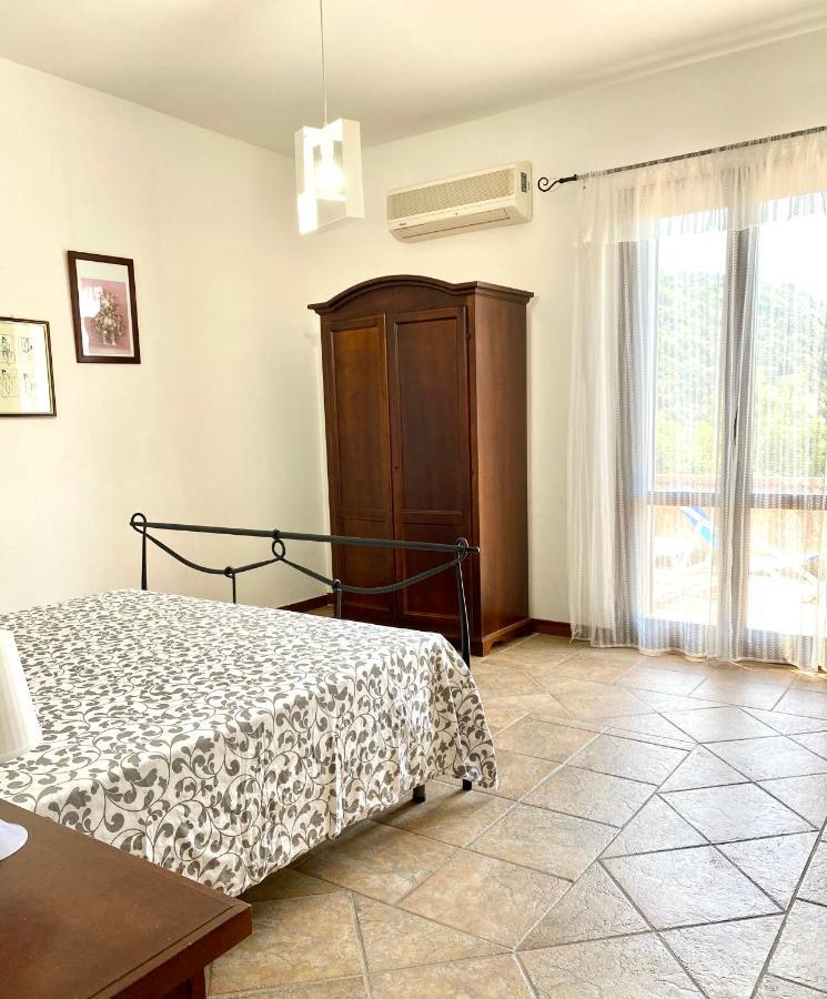 Villa Lo Scoglio 阿谢亚 外观 照片