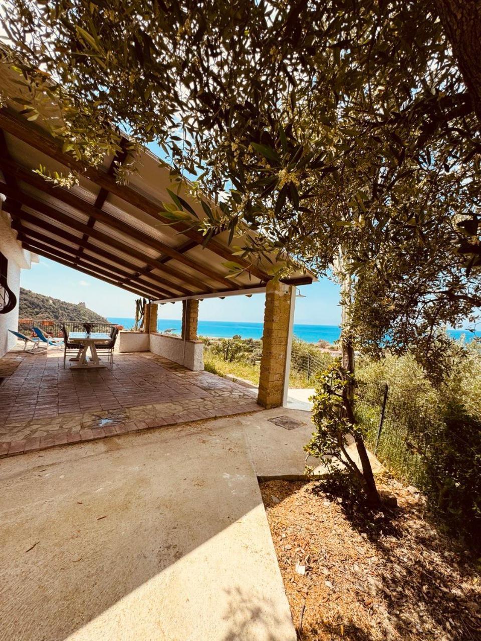 Villa Lo Scoglio 阿谢亚 外观 照片